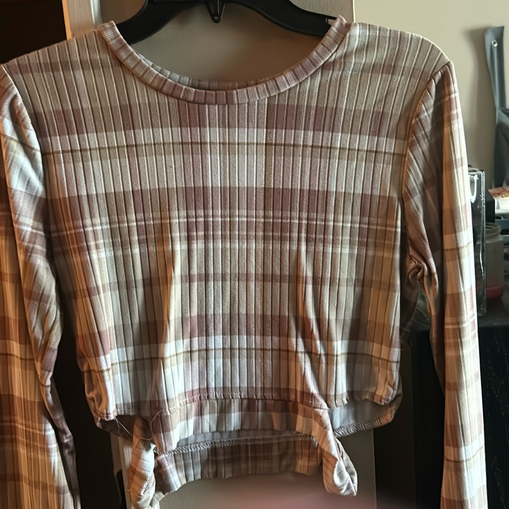 Long sleeved crop top